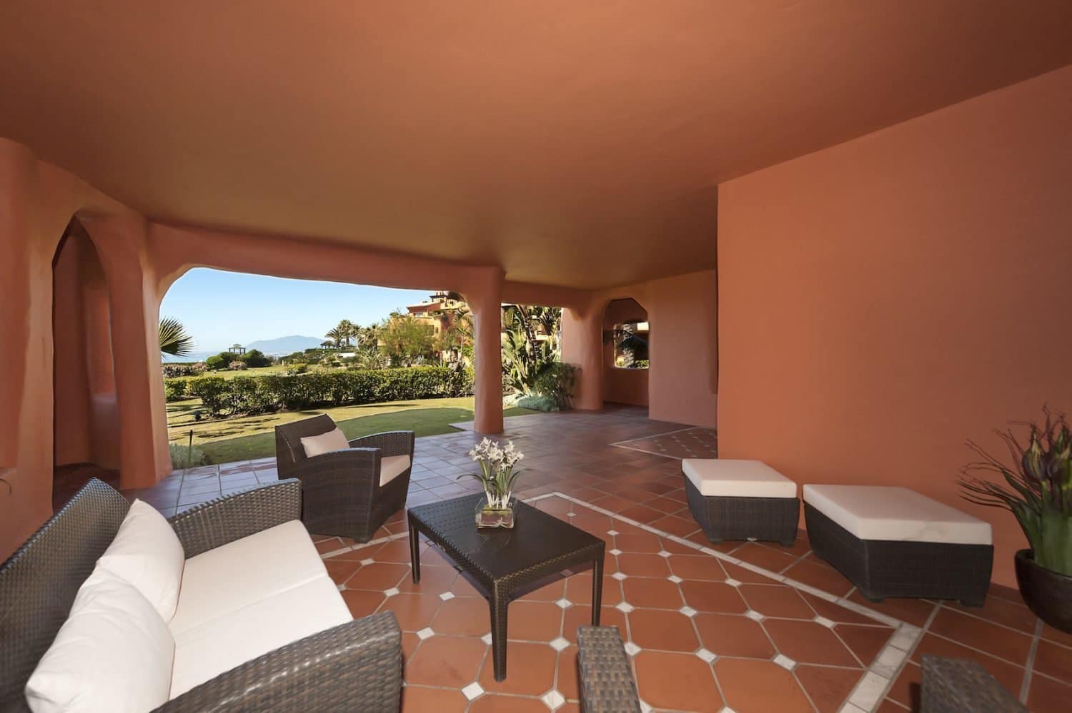 2 soveværelse Lejlighed til salg i Los Monteros med swimmingpool garage - € 1.250.000 (Ref: 3507537)