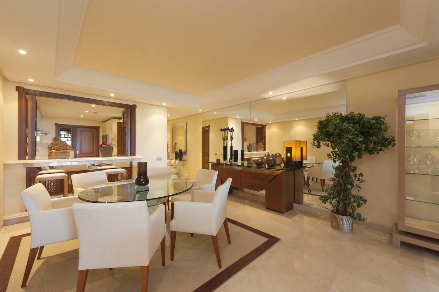 2 soveværelse Lejlighed til salg i Los Monteros med swimmingpool garage - € 1.250.000 (Ref: 3507537)