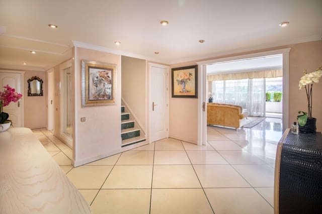 4 soverom Leilighet til salgs i Las Brisas, Marbella med svømmebasseng - € 1 950 000 (Ref: 3916320)