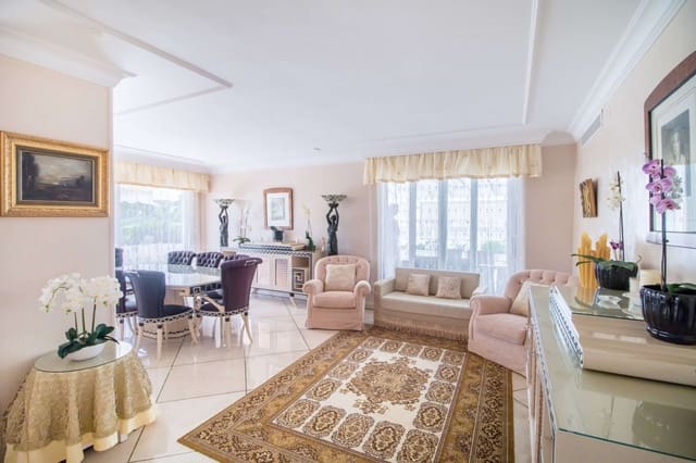 4 soverom Leilighet til salgs i Las Brisas, Marbella med svømmebasseng - € 1 950 000 (Ref: 3916320)