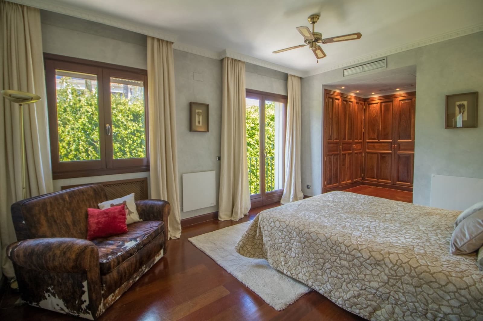 Villa/Maison de 4 chambres de location de vacances à Golden Mile avec piscine garage - 5 000 € (Ref: 3947424)