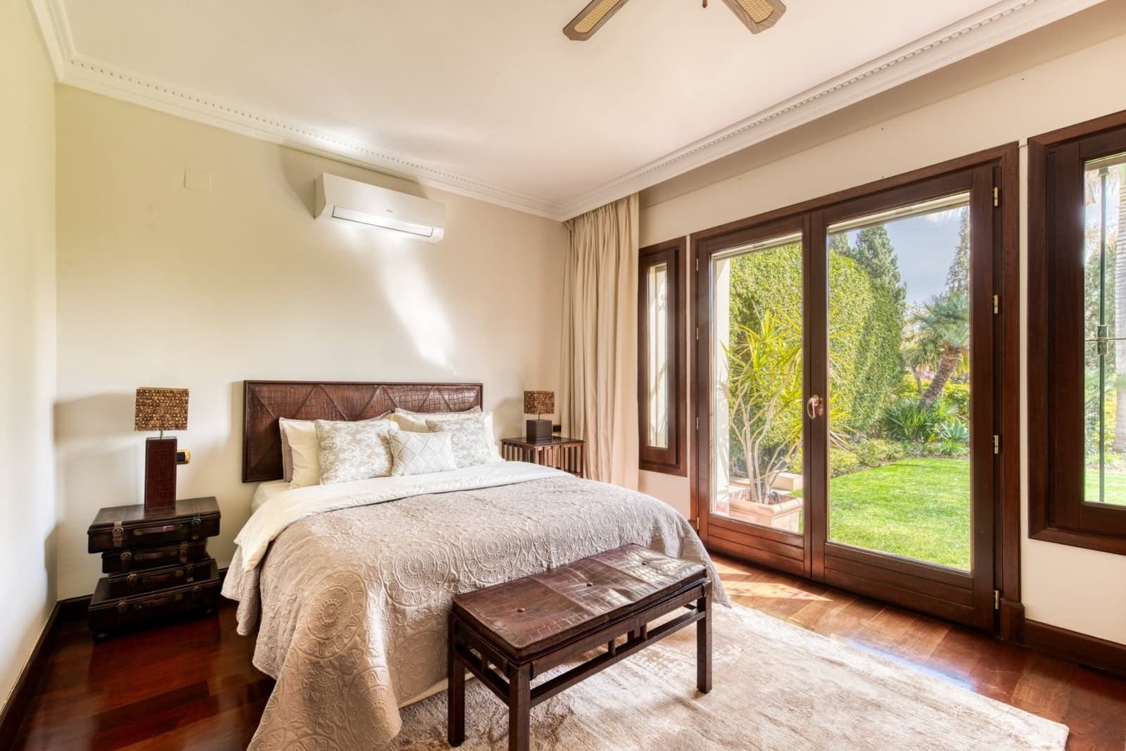 Villa/Maison de 4 chambres de location de vacances à Golden Mile avec piscine garage - 5 000 € (Ref: 3947424)
