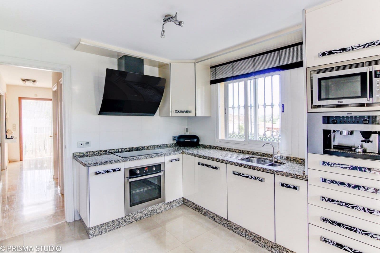 4 sypialnia Willa na sprzedaż w La Sierrezuela z basenem garażem - 739 500 € (Ref: 4312803)
