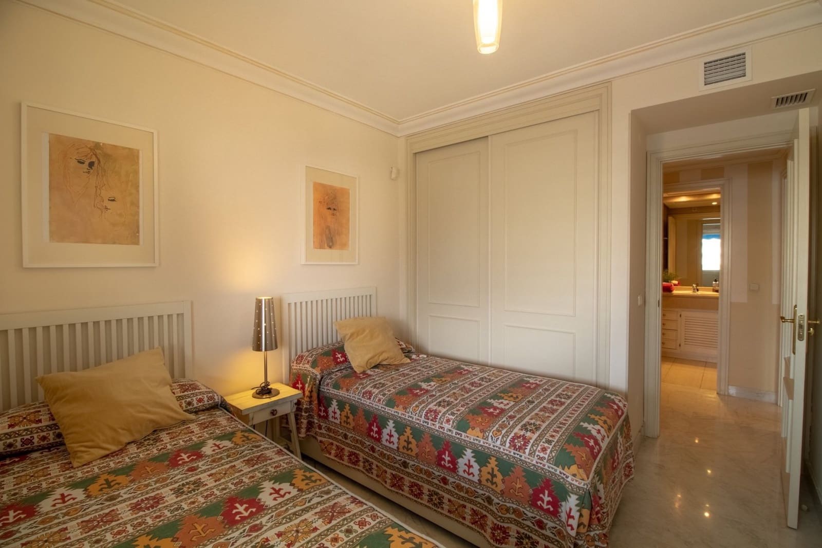 2 bedroom Apartment for holiday rental in Marbella with pool garage - € 1,800 (Ref: 4505961)