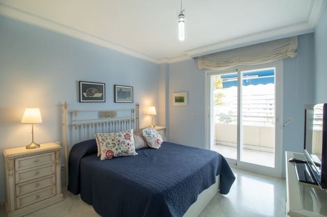  2 soveværelse   ferieLejlighed i Marbella med   swimmingpool  garage  - € 1.800 (Ref: 4505961)