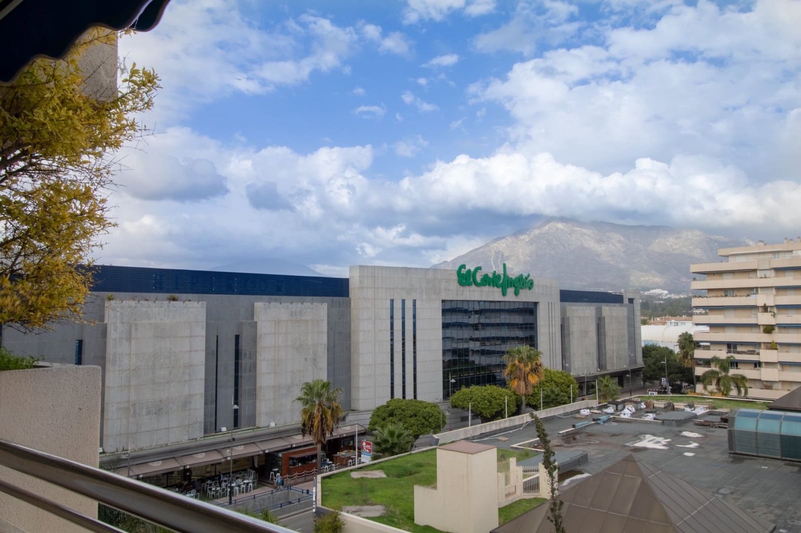 2 bedroom Apartment for holiday rental in Marbella with pool garage - € 1,800 (Ref: 4505961)