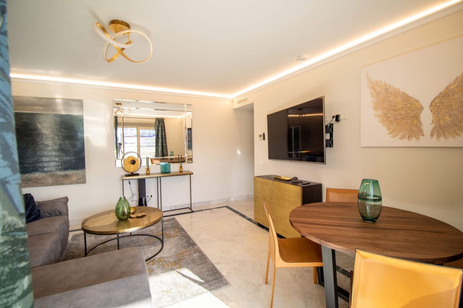 2 bedroom Apartment for sale in Marbella with pool - € 800,000 (Ref: 5016332)