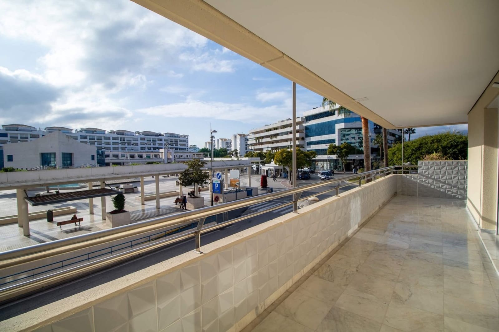 2 bedroom Apartment for sale in Marbella with pool - € 800,000 (Ref: 5016332)