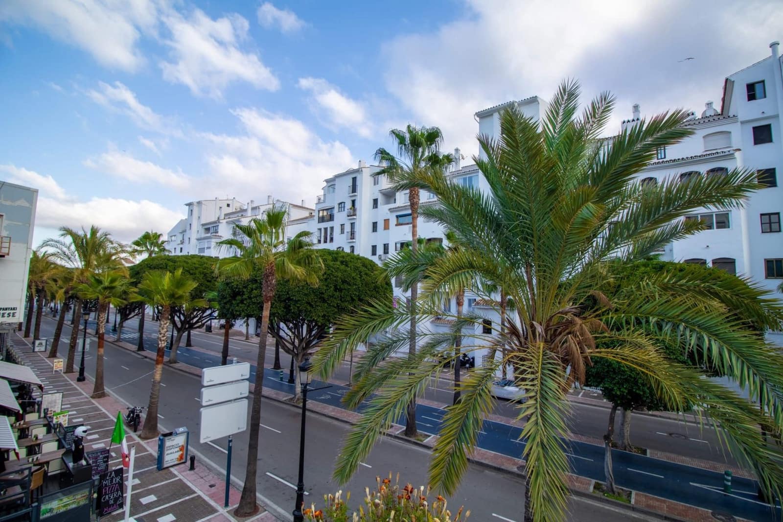 2 bedroom Apartment for sale in Marbella with pool - € 800,000 (Ref: 5016332)