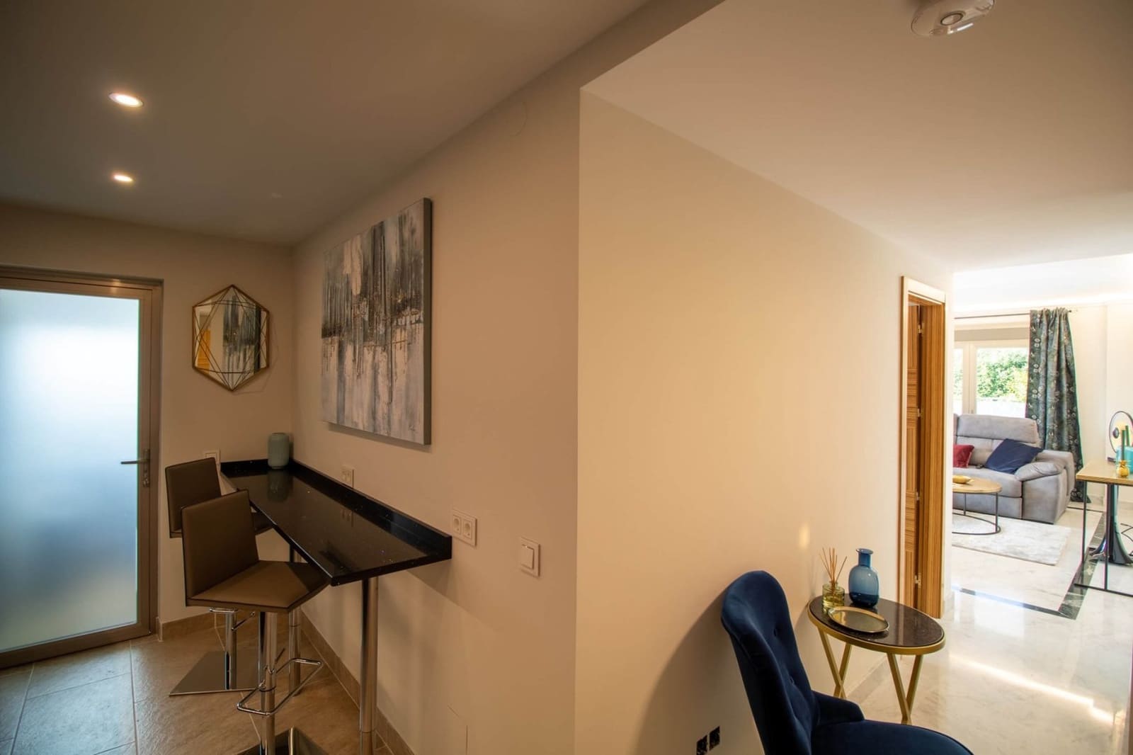 2 bedroom Apartment for sale in Marbella with pool - € 800,000 (Ref: 5016332)