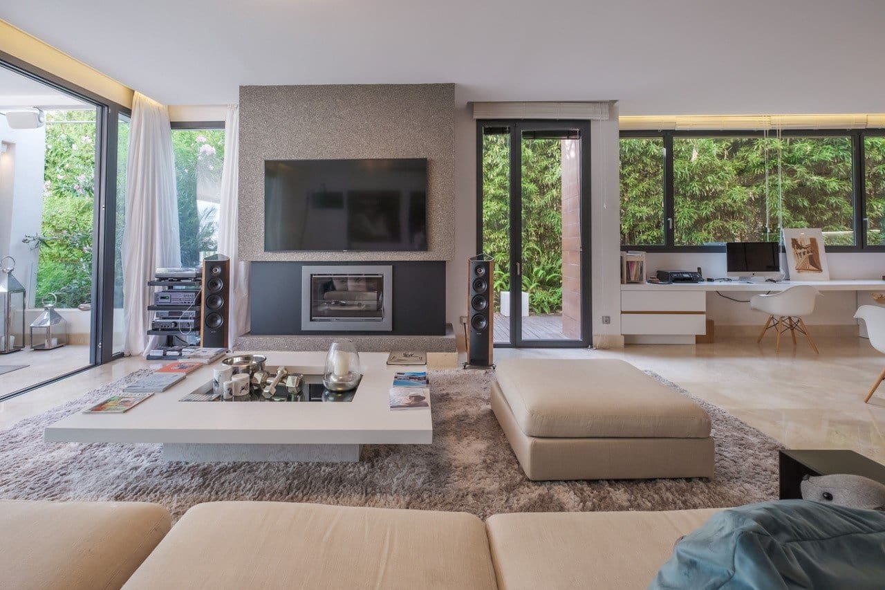 4 sypialnia Apartament na sprzedaż w Marbella z basenem garażem - 1 900 000 € (Ref: 5540635)