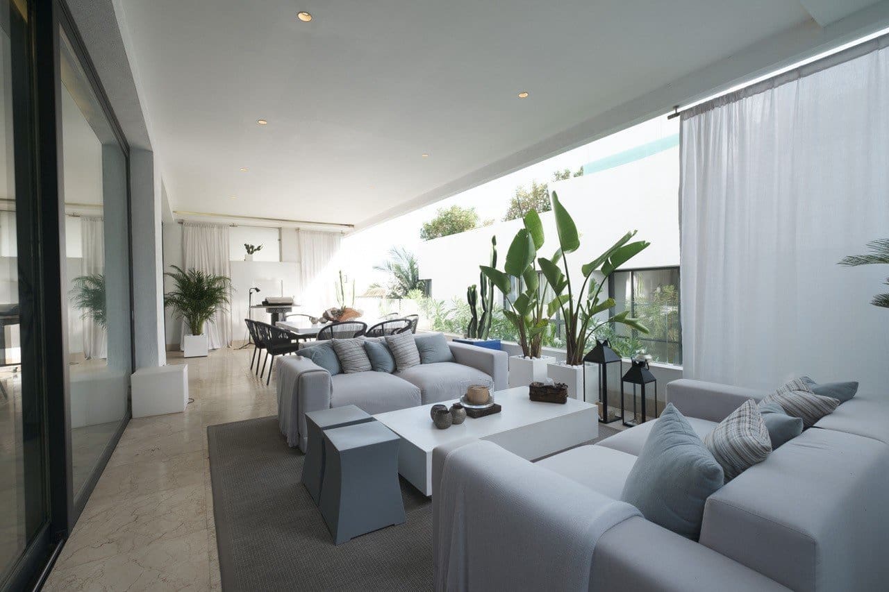 4 sypialnia Apartament na sprzedaż w Marbella z basenem garażem - 1 900 000 € (Ref: 5540635)