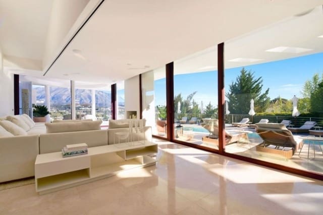   7 soveværelse   ferieVilla i Nueva Andalucia, Marbella med   swimmingpool  garage  - € 9.000 (Ref: 6056581)