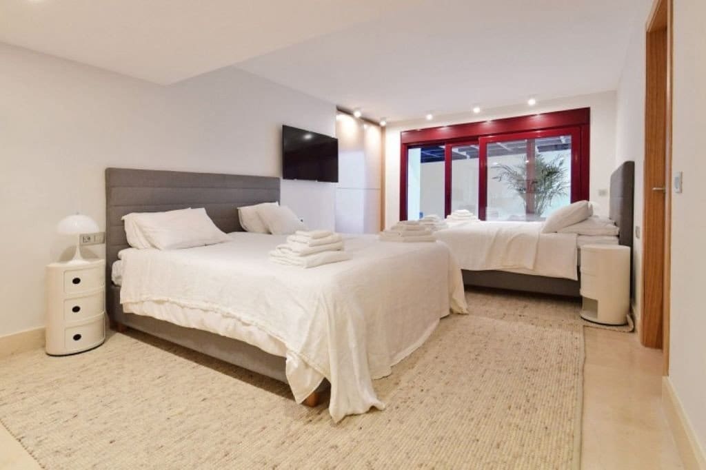 7 sovrum Villa för semesterbostäder i Nueva Andalucia med pool garage - 9 000 € (Ref: 6056581)