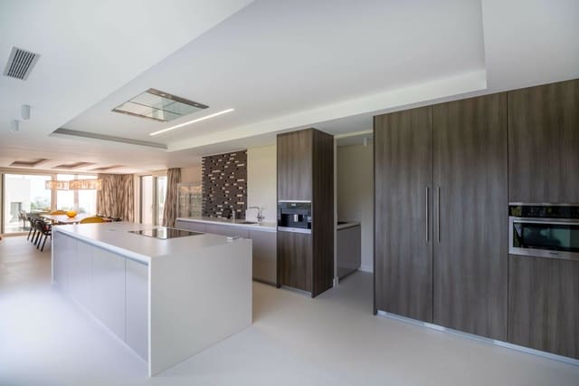 Chalet de 5 habitaciones en La Zagaleta, Benahavís en venta con piscina - 9.400.000 € (Ref: 7034317)