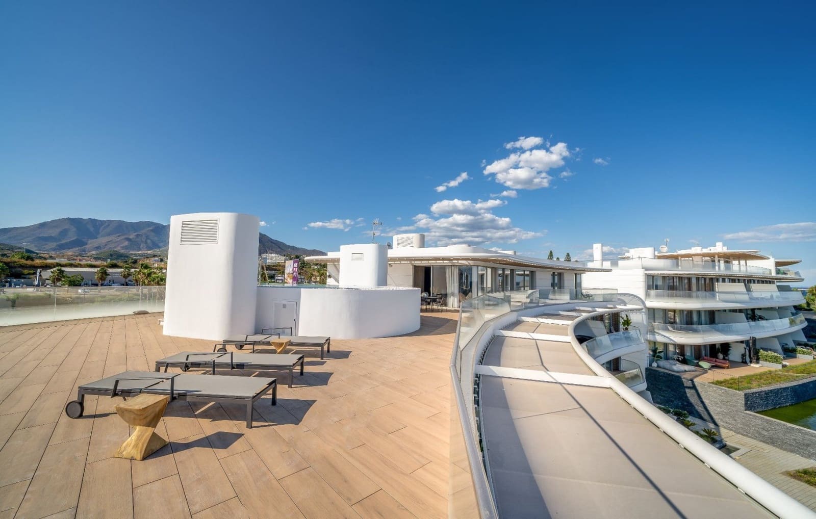 3 soveværelse Lejlighed til salg i Estepona med swimmingpool garage - € 1.150.000 (Ref: 7430054)