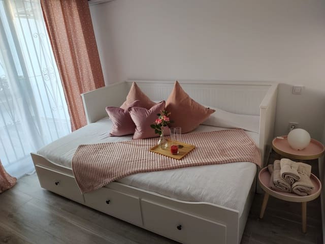 4 bedroom Townhouse for sale in Calahonda, Mijas with pool - € 562,000 (Ref: 7430059)