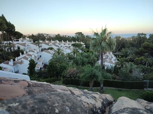 4 bedroom Townhouse for sale in Calahonda, Mijas with pool - € 562,000 (Ref: 7430059)