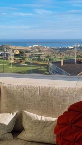 Apartamento de 2 habitaciones en Riviera del Sol, Mijas en venta con piscina garaje - 799.000 € (Ref: 7430065)