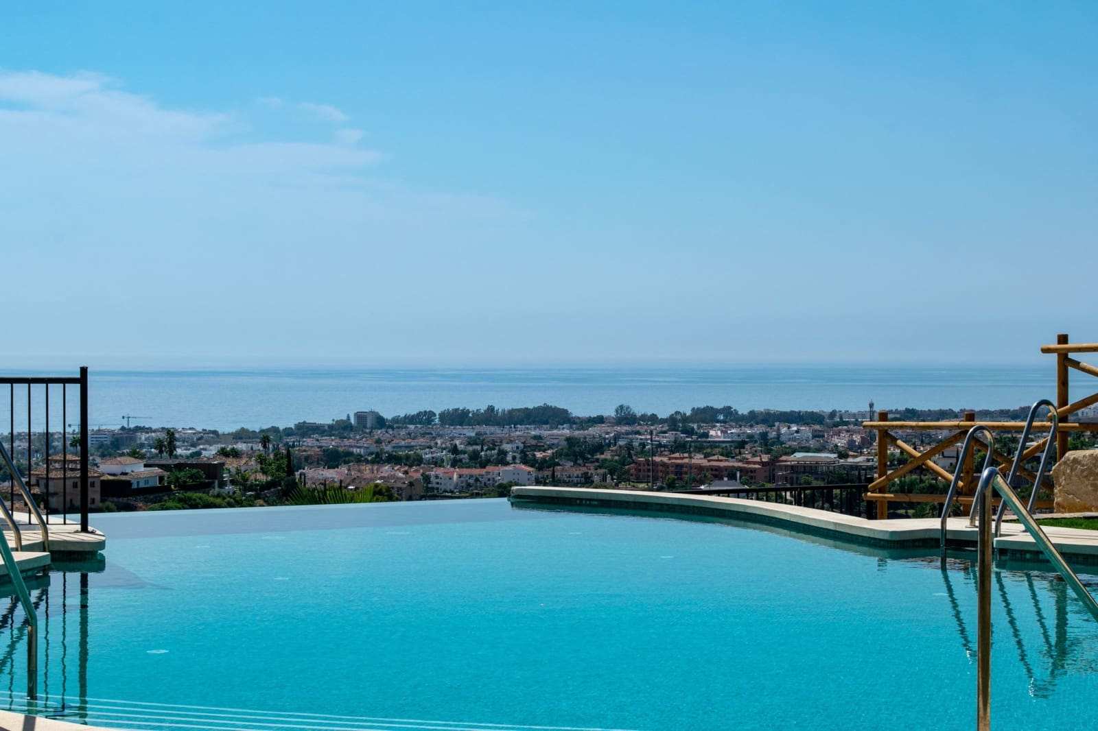 3 soveværelse Lejlighed til salg i Benahavis med swimmingpool - € 598.000 (Ref: 7469077)