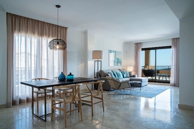 2 bedroom Apartment for sale in El Paraíso, Benahavís with pool - € 495,000 (Ref: 7474192)