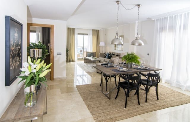 2 bedroom Apartment for sale in El Paraíso, Benahavís with pool - € 495,000 (Ref: 7474192)