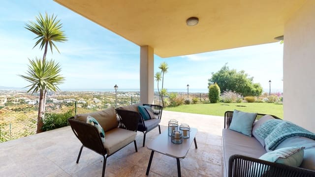 2 bedroom Apartment for sale in El Paraíso, Benahavís with pool - € 495,000 (Ref: 7474192)
