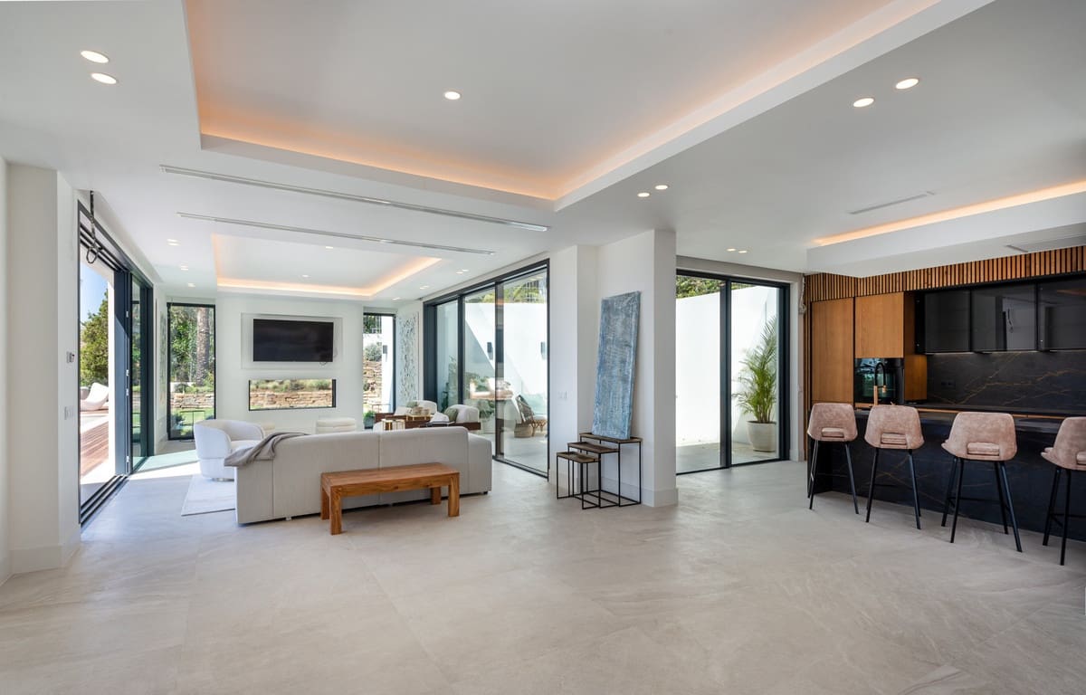 5 soverom Villa til salgs i Rio Real med svømmebasseng - € 5 000 000 (Ref: 7616306)