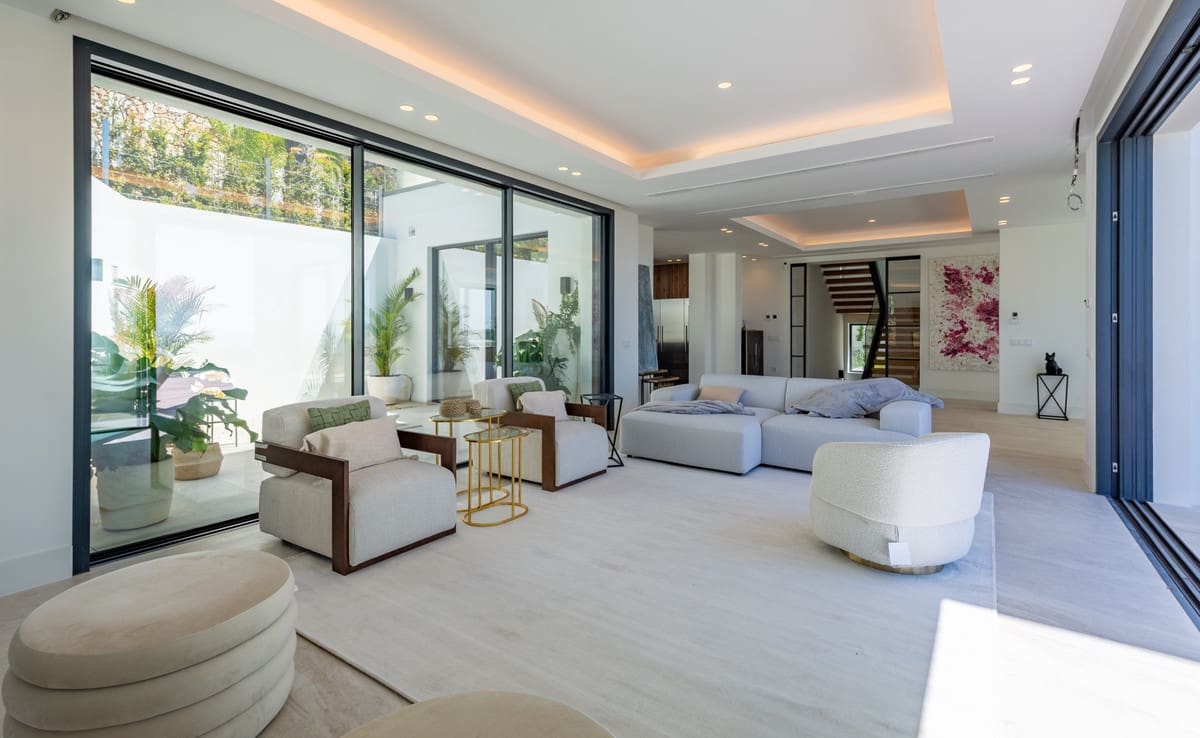 5 soverom Villa til salgs i Rio Real med svømmebasseng - € 5 000 000 (Ref: 7616306)