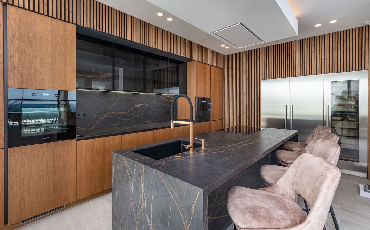 5 soverom Villa til salgs i Rio Real med svømmebasseng - € 5 000 000 (Ref: 7616306)