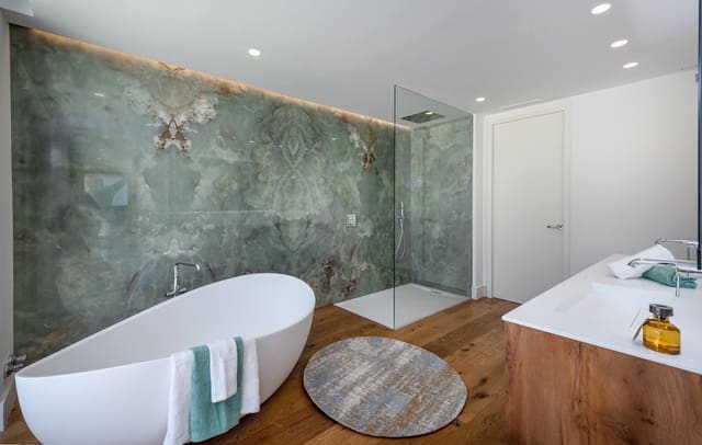 5 sovrum Villa till salu i Río Real, Marbella med pool - 5 000 000 € (Ref: 7616306)