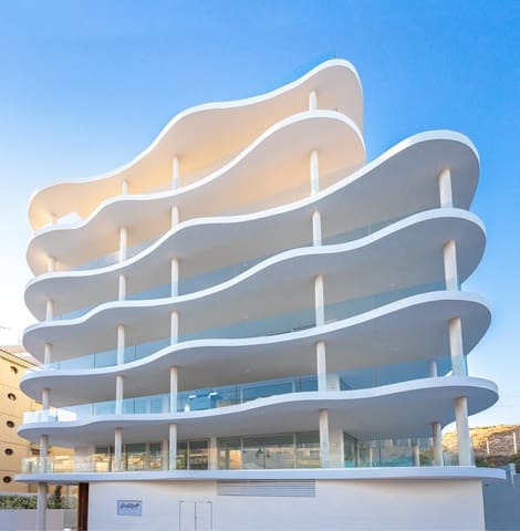 2 slaapkamer Appartement te koop in Las Gaviotas  - Carvajal, Fuengirola met zwembad - € 739.000 (Ref: 7653207)