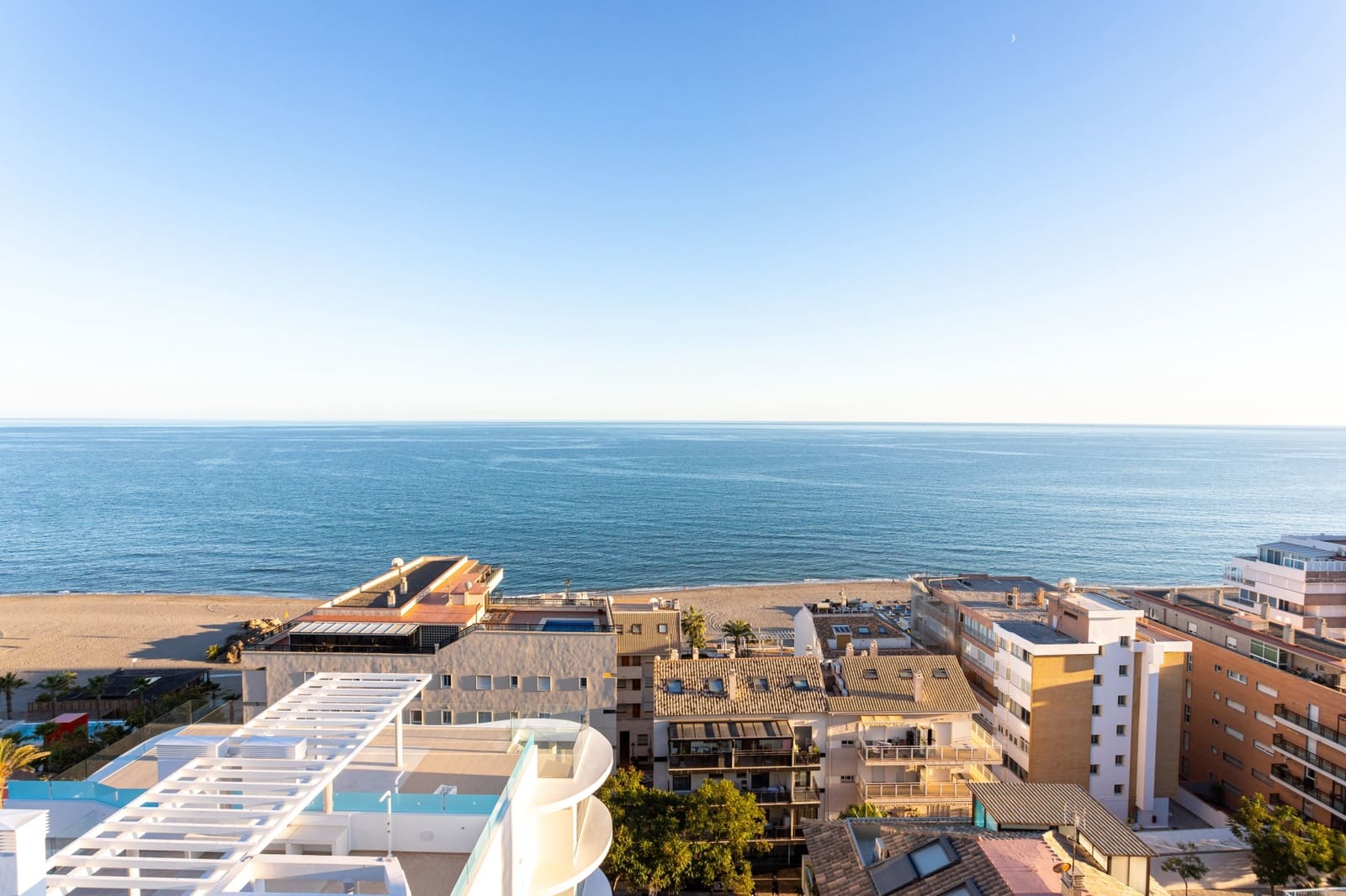 2 soveværelse Lejlighed til salg i Fuengirola med swimmingpool - € 739.000 (Ref: 7653207)