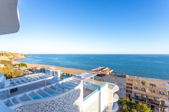 2 slaapkamer Appartement te koop in Las Gaviotas  - Carvajal, Fuengirola met zwembad - € 739.000 (Ref: 7653207)