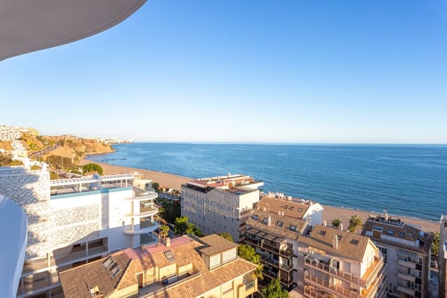 2 slaapkamer Appartement te koop in Las Gaviotas  - Carvajal, Fuengirola met zwembad - € 739.000 (Ref: 7653207)