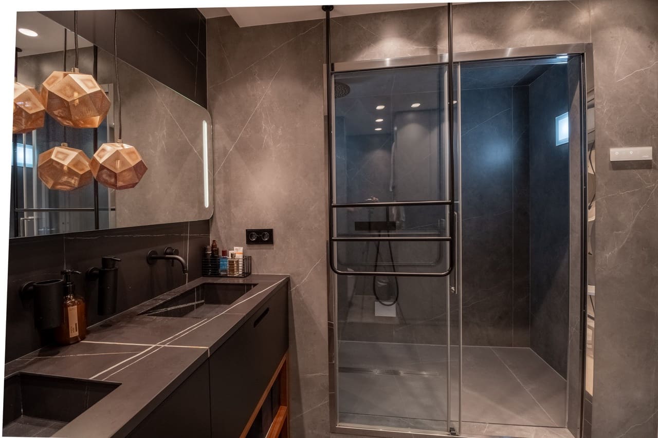 2 bedroom Apartment for sale in Puerto Banus with pool - € 770,000 (Ref: 7692706)