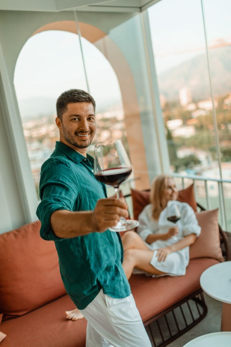 2 bedroom Apartment for sale in Puerto Banus with pool - € 770,000 (Ref: 7692706)