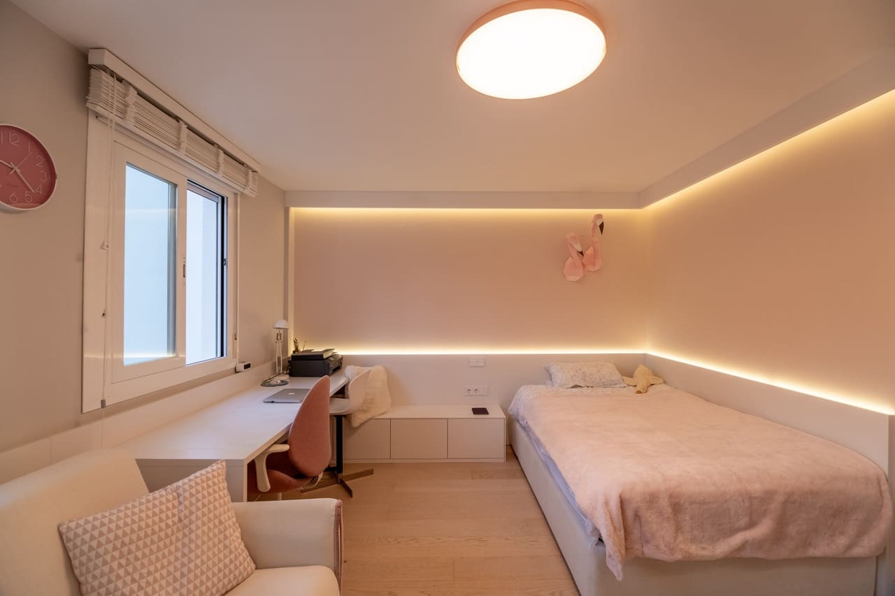 2 bedroom Apartment for sale in Puerto Banus with pool - € 770,000 (Ref: 7692706)