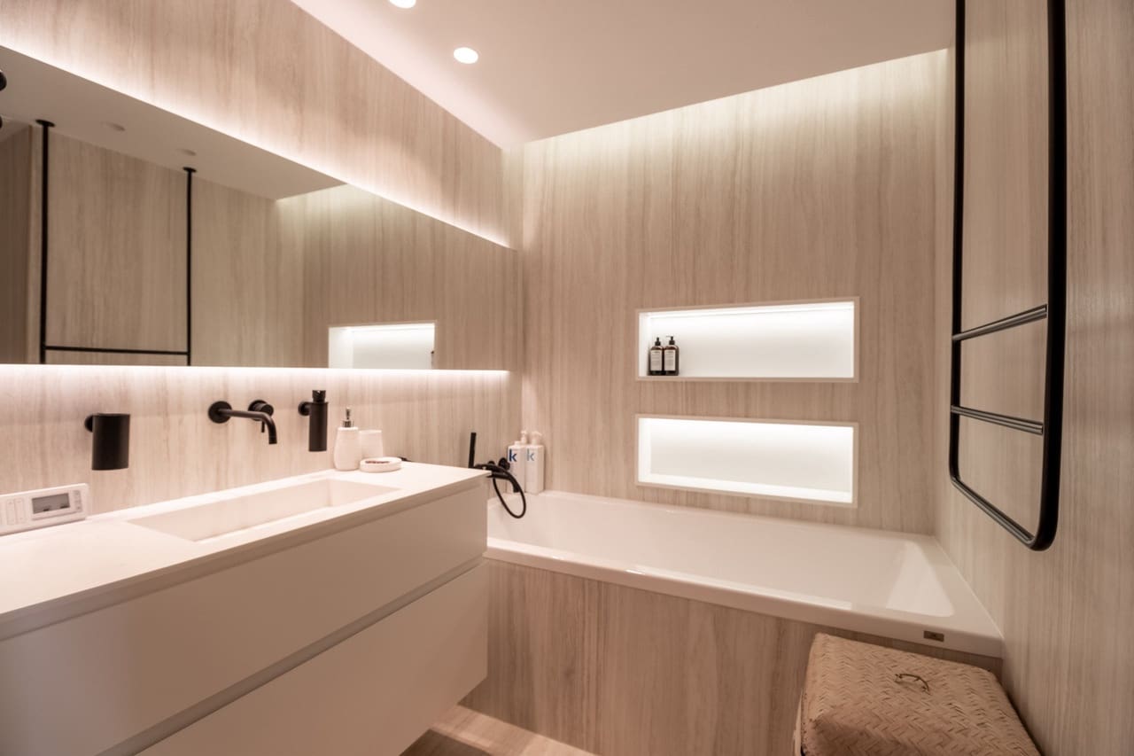 2 bedroom Apartment for sale in Puerto Banus with pool - € 770,000 (Ref: 7692706)