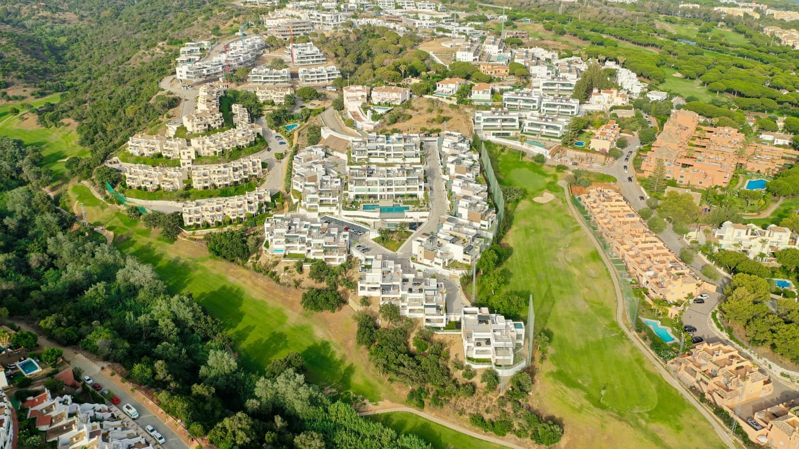 3 soveværelse Lejlighed til salg i Artola med swimmingpool - € 1.100.000 (Ref: 7705672)