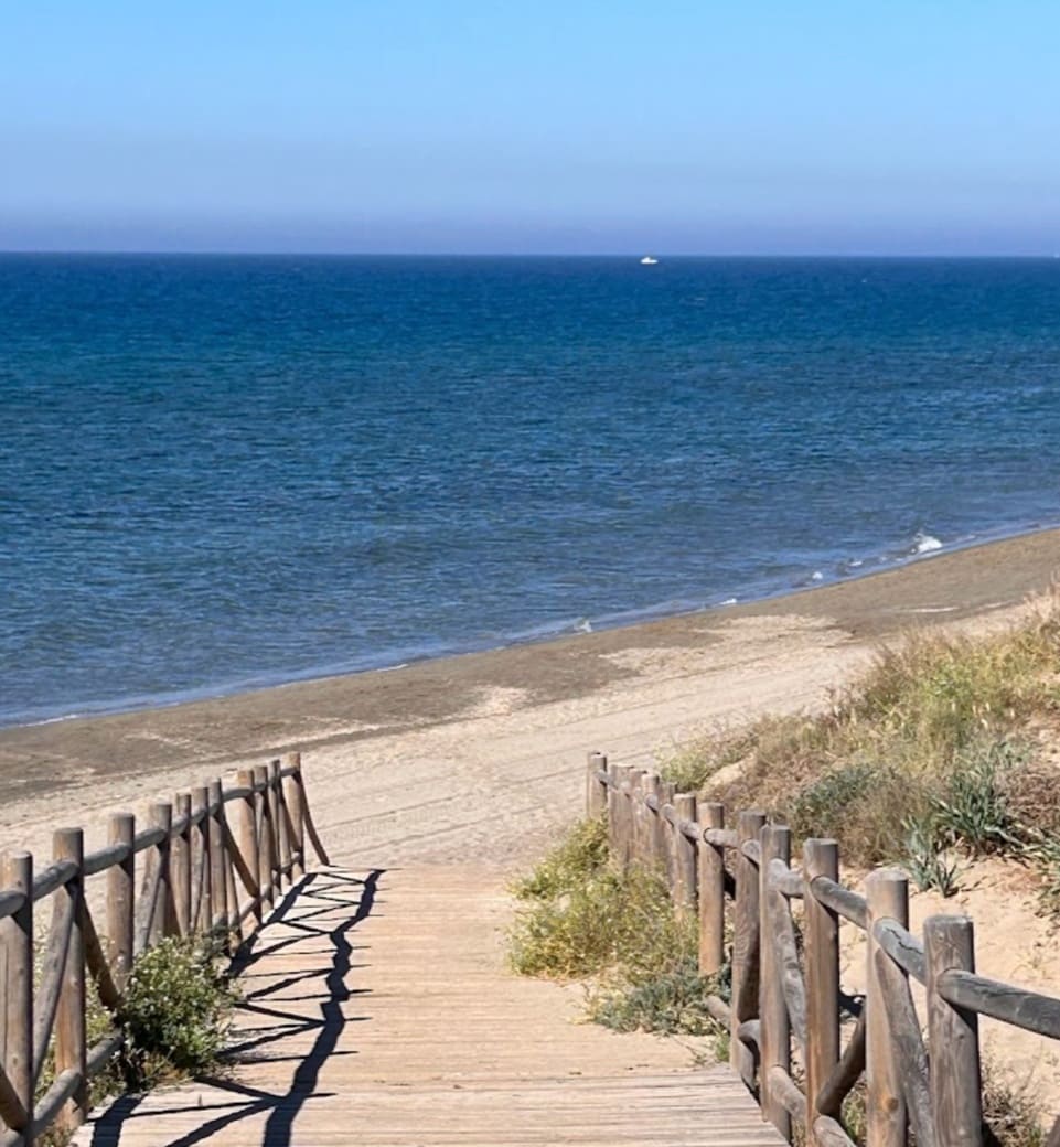 3 soveværelse Lejlighed til salg i Artola med swimmingpool - € 1.100.000 (Ref: 7705672)