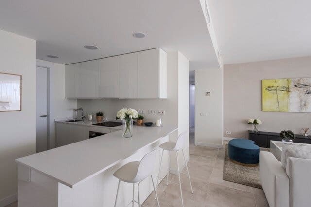 2 soverom Leilighet til salgs i La Concha - Resina Golf, Estepona med svømmebasseng garasje - € 431 000 (Ref: 7754277)