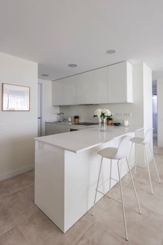 2 soverom Leilighet til salgs i La Concha - Resina Golf, Estepona med svømmebasseng garasje - € 431 000 (Ref: 7754277)
