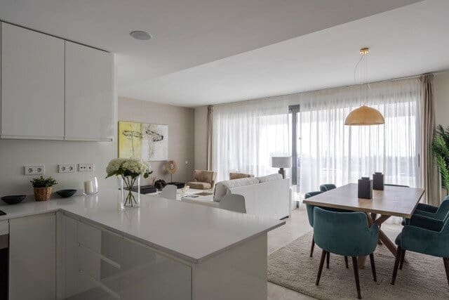 2 soverom Leilighet til salgs i La Concha - Resina Golf, Estepona med svømmebasseng garasje - € 431 000 (Ref: 7754277)