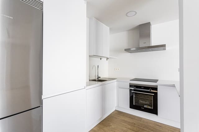 Apartamento de 2 habitaciones en Nueva Andalucía Centro, Marbella en venta con piscina - 415.000 € (Ref: 7767295)