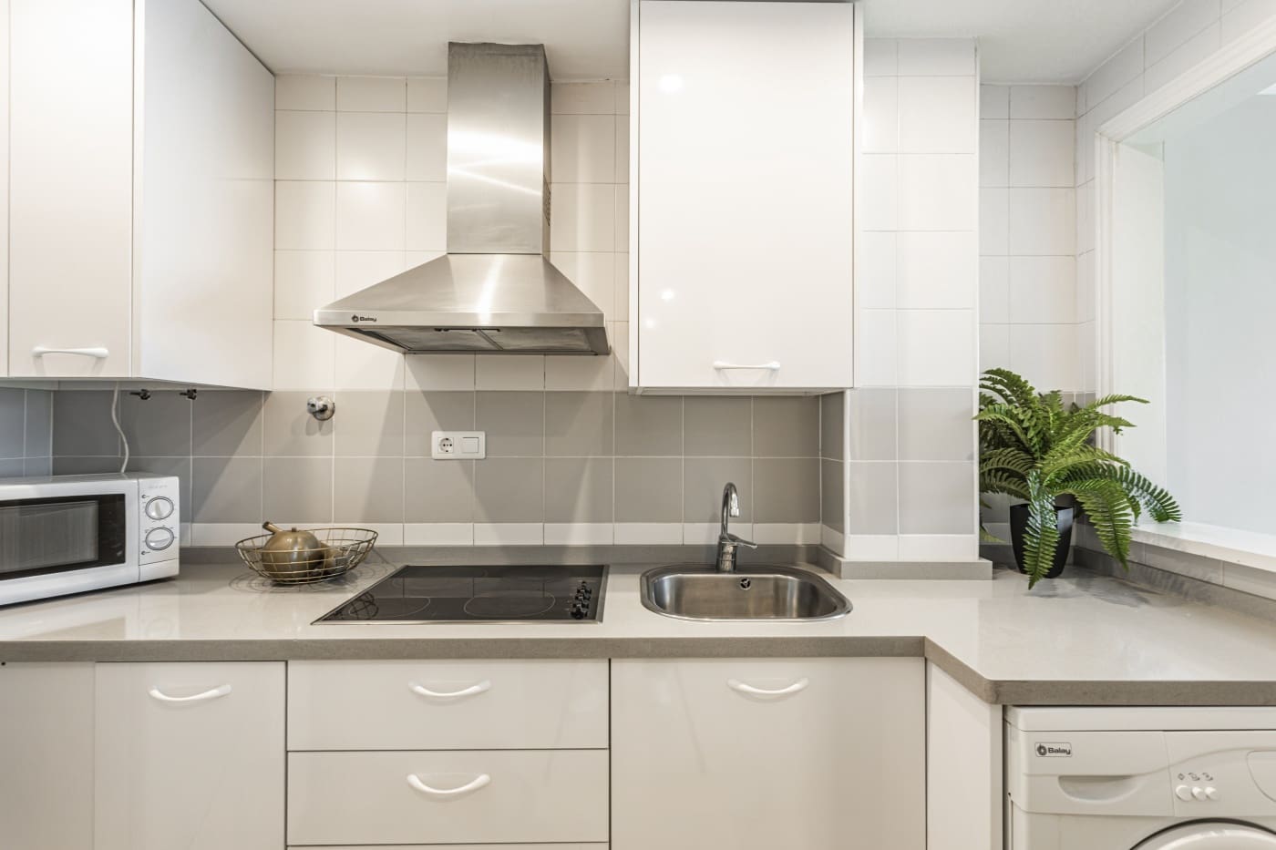 Apartamento de 2 habitaciones en Nueva Andalucia en venta con piscina - 415.000 € (Ref: 7767295)