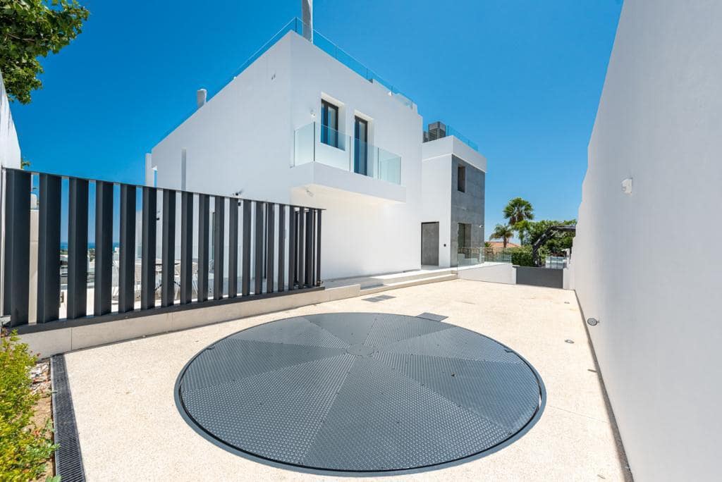 6 sovrum Villa till salu i Benahavis med pool - 4 980 000 € (Ref: 8162732)