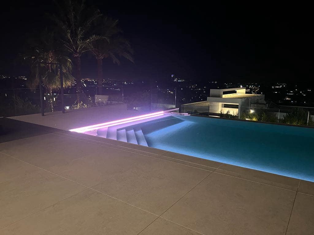 6 sovrum Villa till salu i Benahavis med pool - 4 980 000 € (Ref: 8162732)