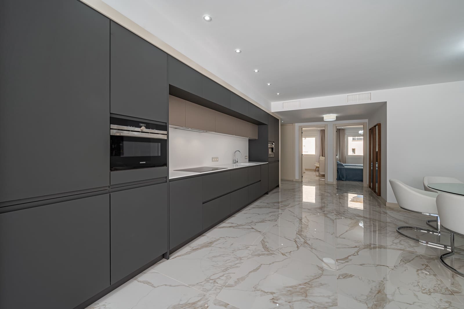 3 quarto Apartamento para venda em Puerto Banus com piscina - 3 200 000 € (Ref: 8162733)