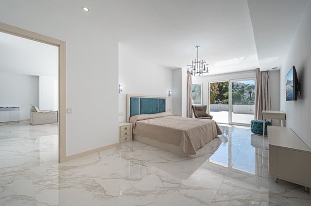 3 quarto Apartamento para venda em Puerto Banus, Marbella com piscina - 3 200 000 € (Ref: 8162733)